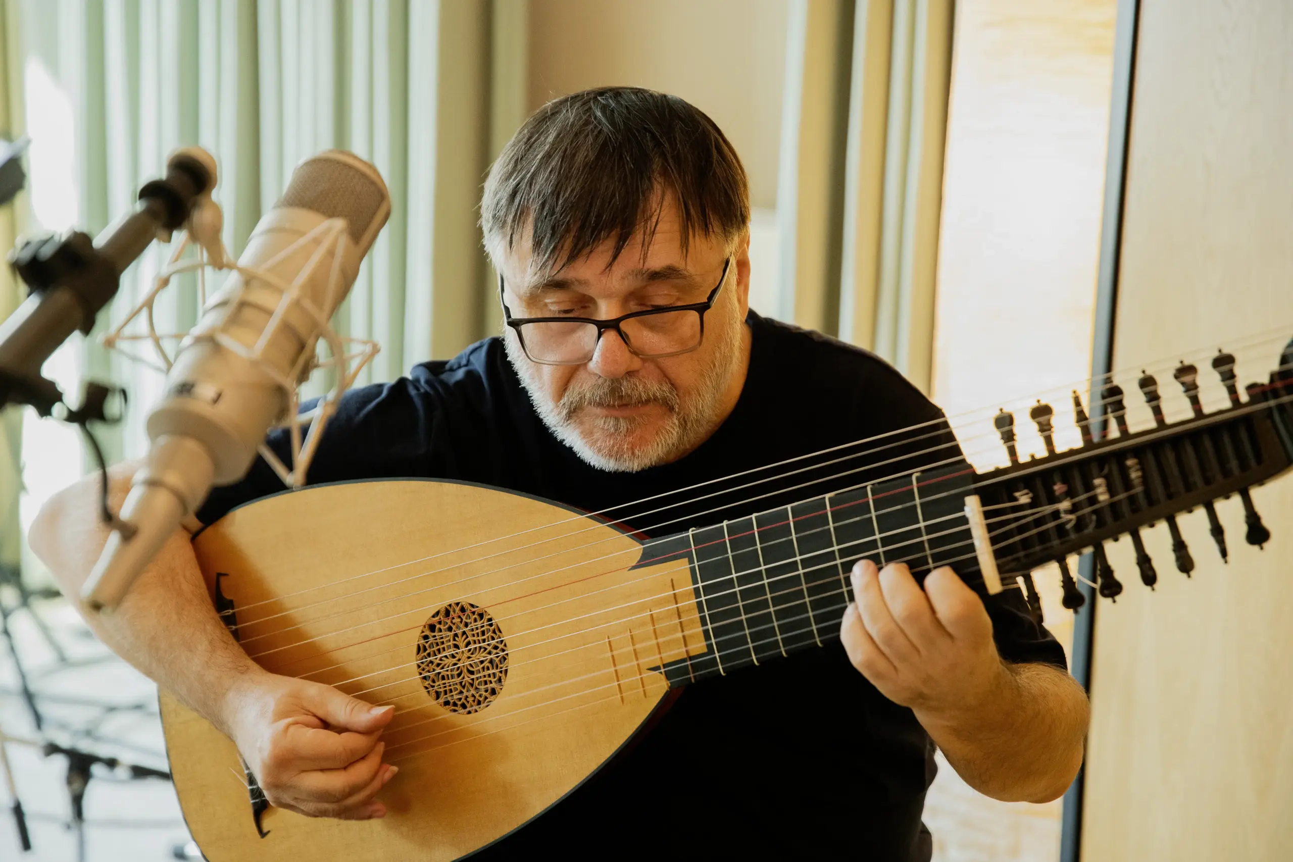 Edin Karamazov at Andreas Scholl's recording